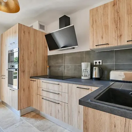 Mazargues Furnished Flat * Marseille